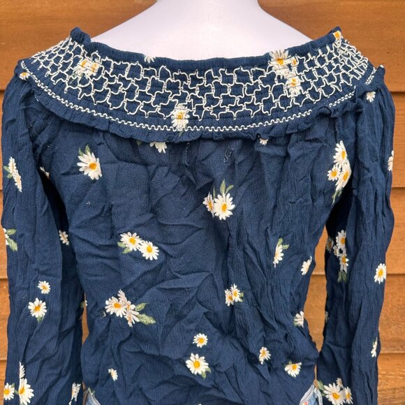 Aeropostale Navy Blue Off the Shoulder Daisy Floral Crop Top Size M - Picture 7 of 8